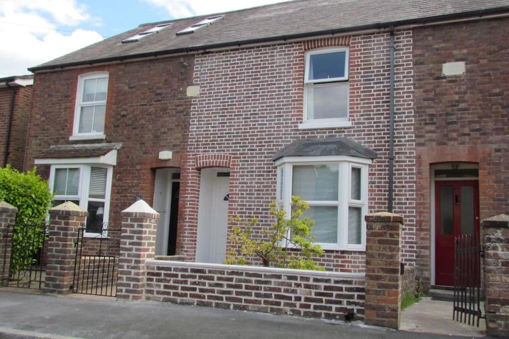 Welcoming Cottage In Chichester Near City Centre Buitenkant foto