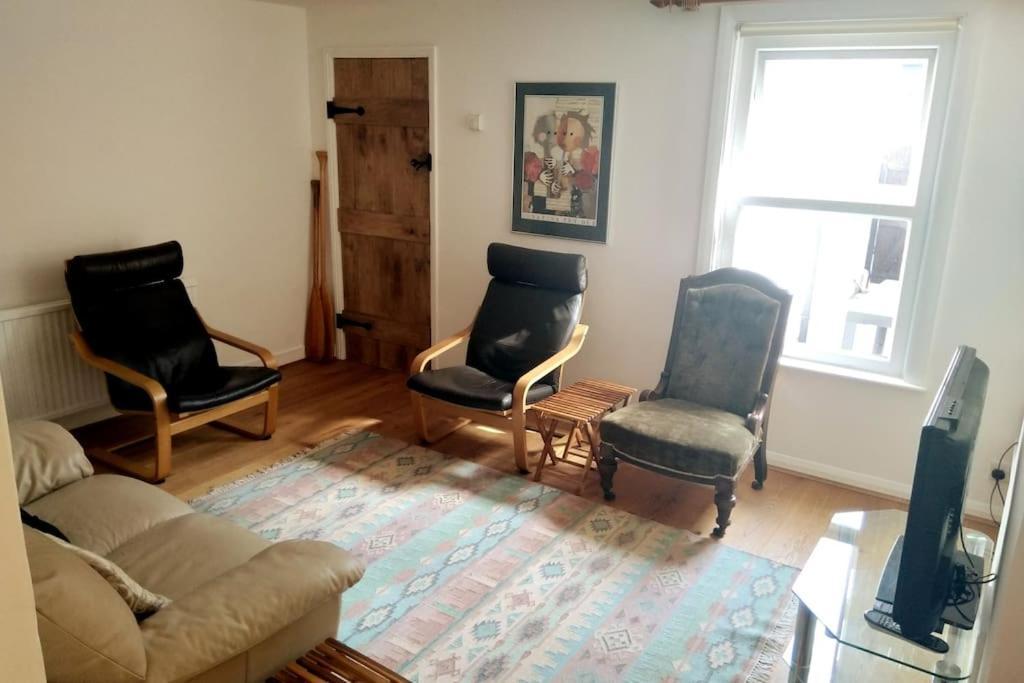 Welcoming Cottage In Chichester Near City Centre Buitenkant foto