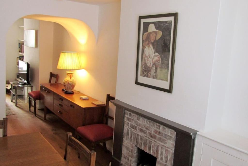 Welcoming Cottage In Chichester Near City Centre Buitenkant foto