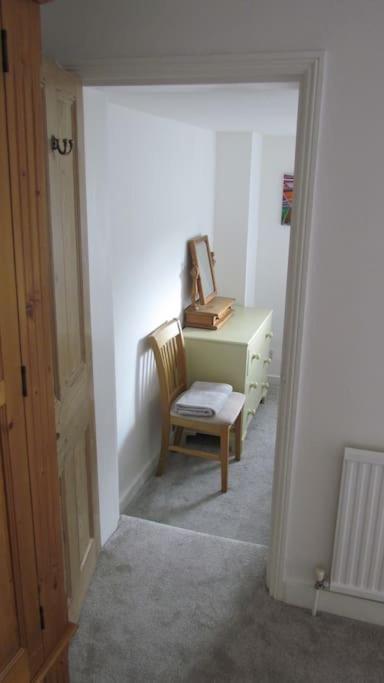 Welcoming Cottage In Chichester Near City Centre Buitenkant foto
