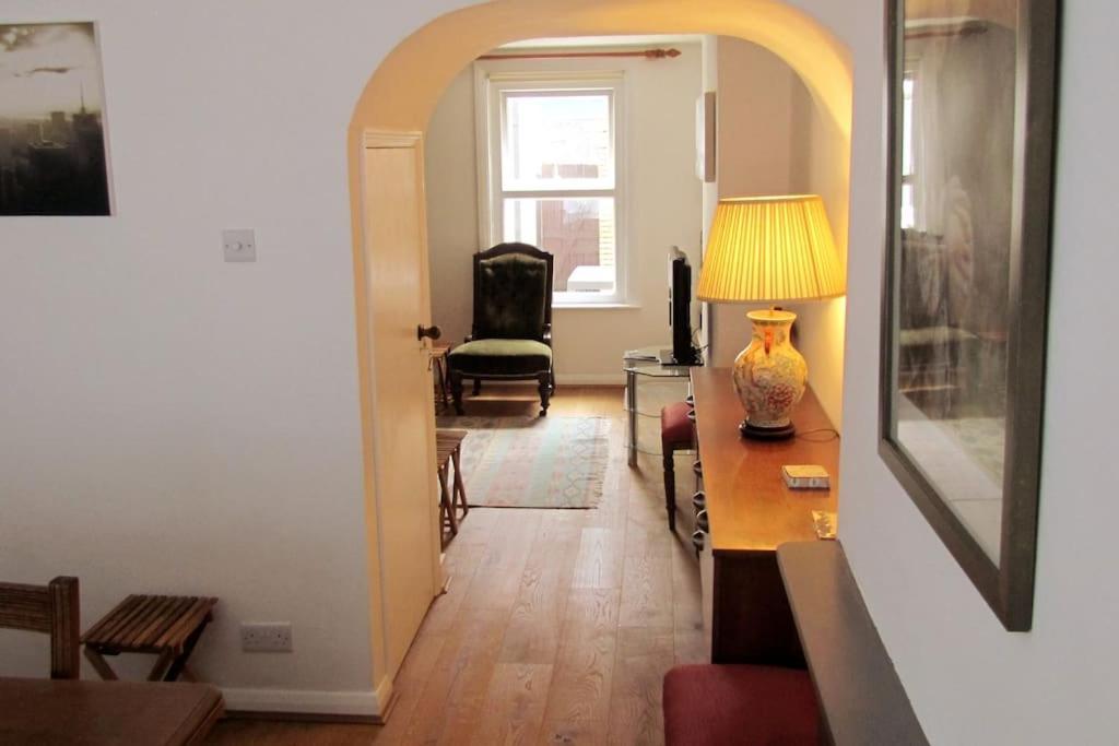 Welcoming Cottage In Chichester Near City Centre Buitenkant foto